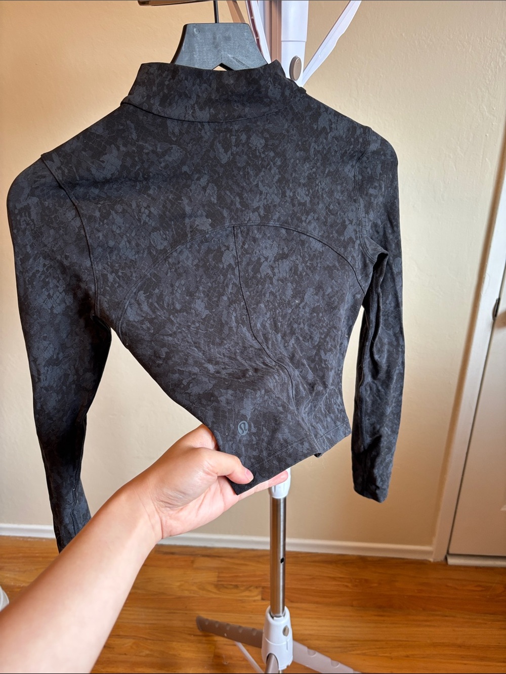 Lululemon crop top size 2